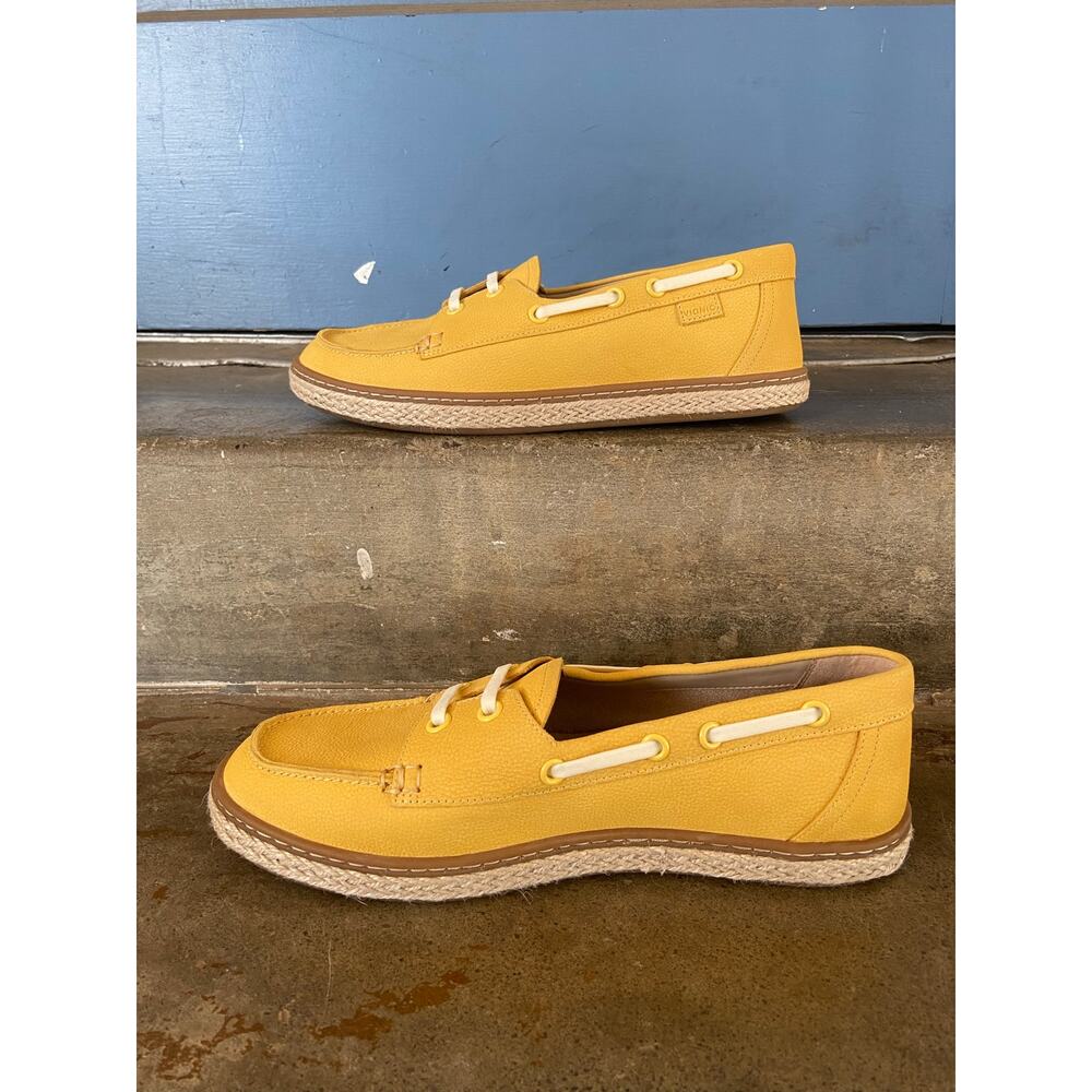 Vionic Bay espadrille boat shoes in yellow nubuck leather with white laces - Picture 3 of 10